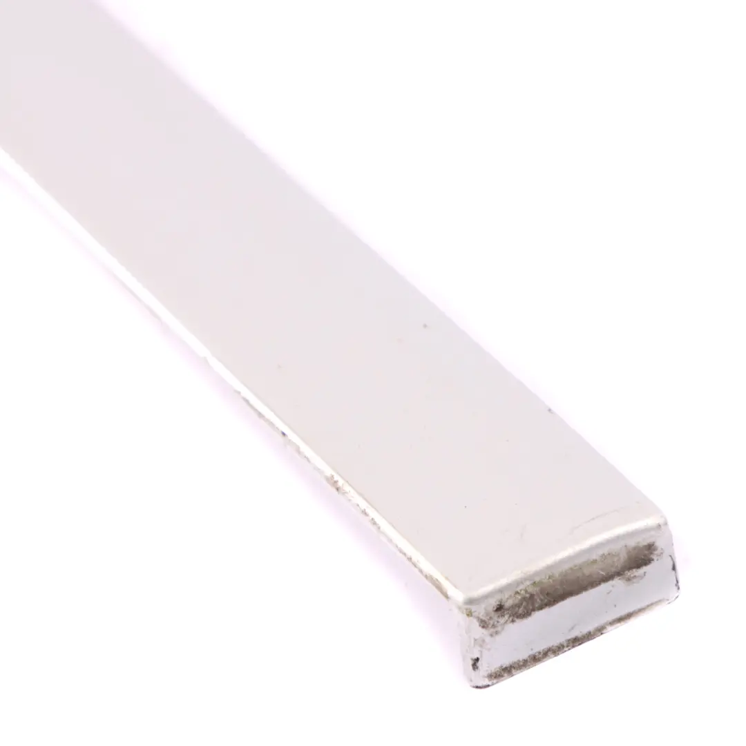 Viertel Fenster Formteil Trim Dichtung hinten rechts für Mercedes X164 mit Teilenummer A1646902087 Mercedes X164 Viertel Fenster Formteil Trim Dichtung hinten rechts - SKU A1646902087 - Teilenummer A1646902087