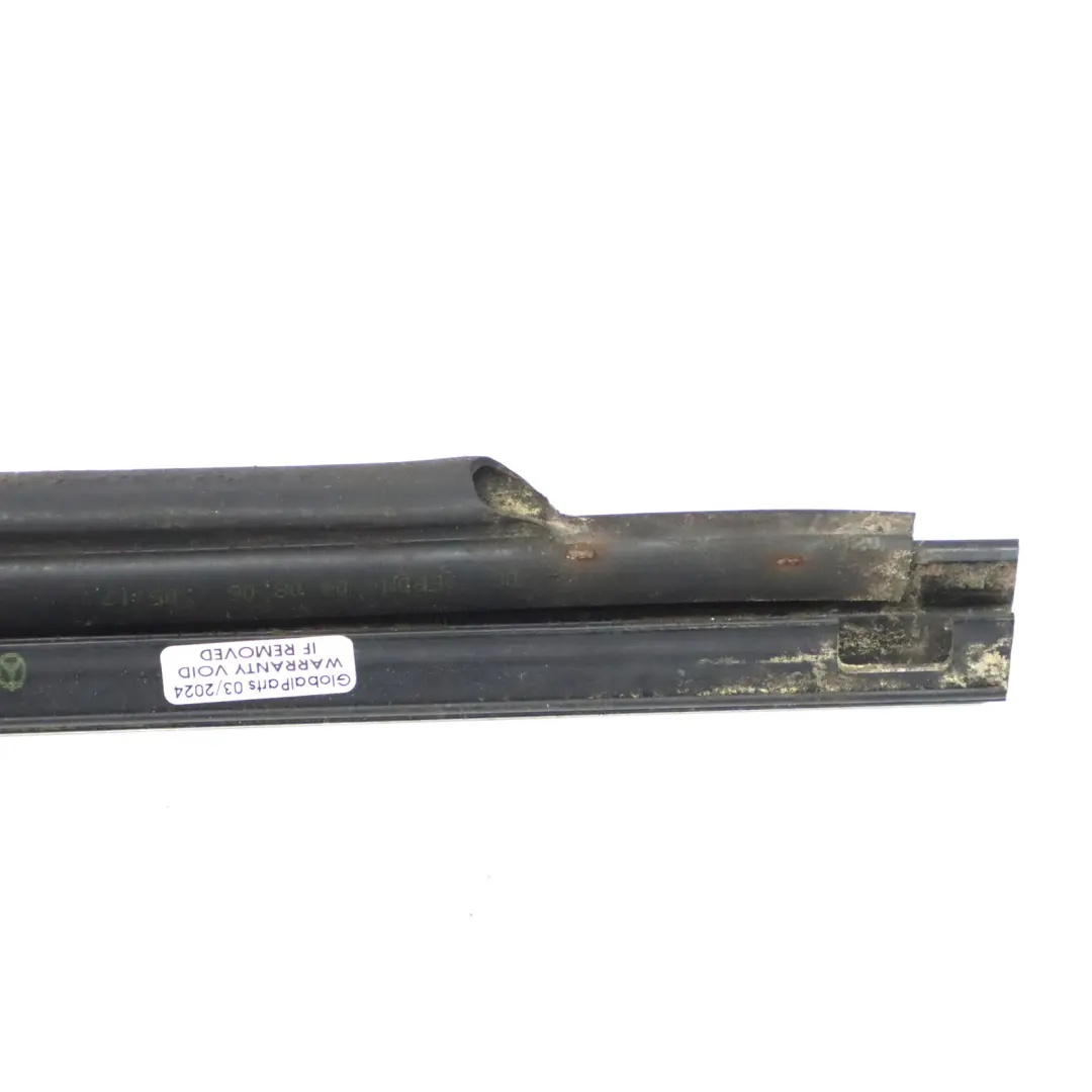 Cuarto Ventana Moldura Embellecedor Trasera Izquierda para Mercedes X164 con número de pieza A1646905380 Mercedes X164 Cuarto Ventana Moldura Embellecedor Trasera Izquierda - SKU A1646905380 - Número de pieza A1646905380