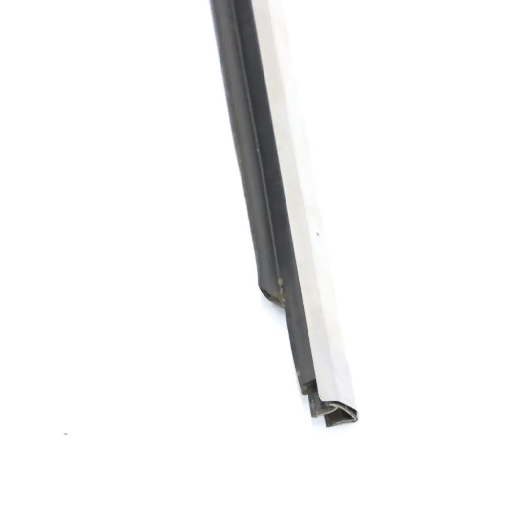 Joint d'étanchéité de vitre de custode arrière gauche pour Mercedes X164 à propos du numéro de pièce A1646905380 Mercedes X164 Joint d'étanchéité de vitre de custode arrière gauche - SKU A1646905380 - Numéro de pièce A1646905380