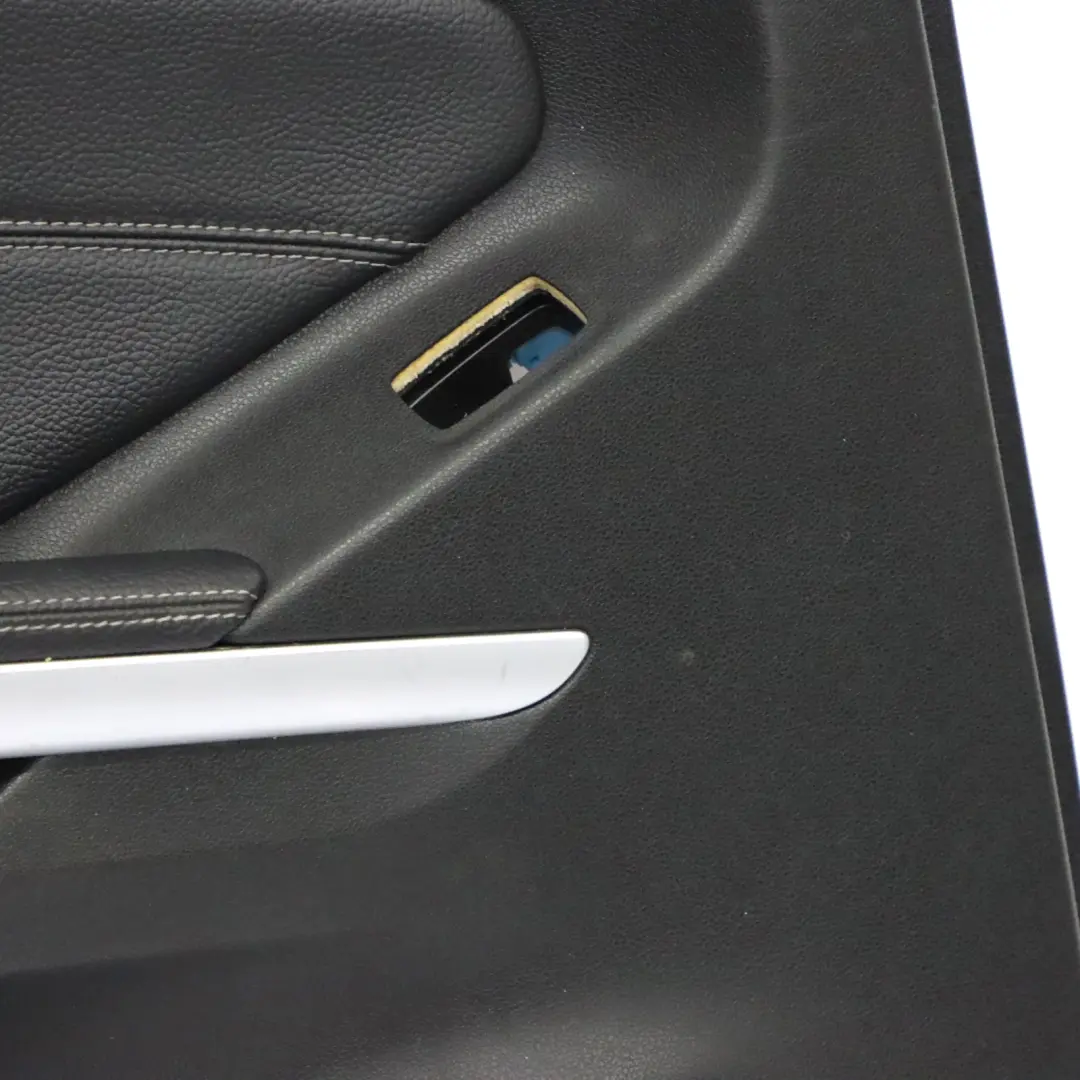 Striscia decorativa porta posteriore sinistra Pelle Nera per Mercedes GL X164 con numero di parte A1647300770 Mercedes GL X164 Striscia decorativa porta posteriore sinistra Pelle Nera - SKU A1647300770 - Numero di parte A1647300770