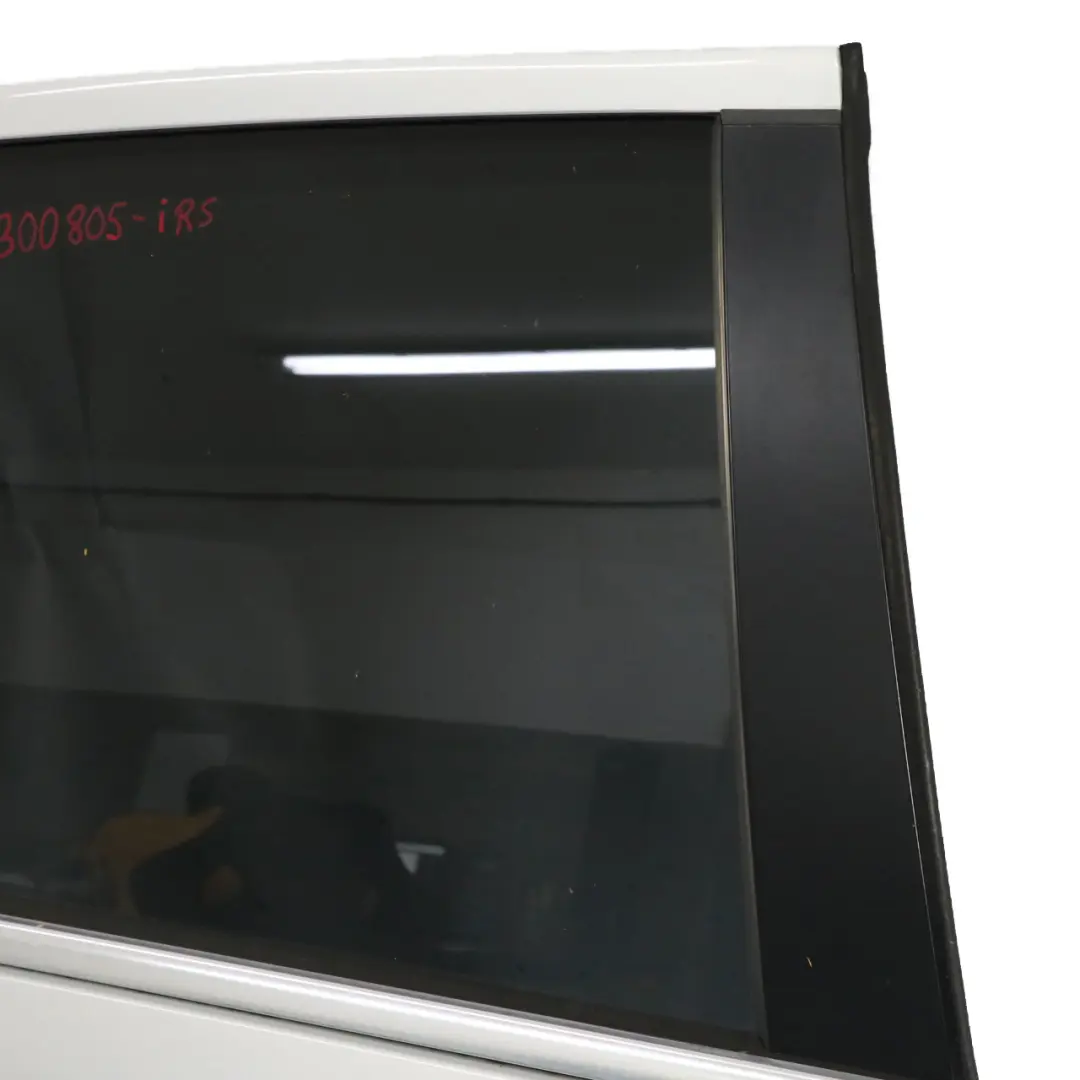 Tür Hinten Rechts Iridium Silber Metallic - 775 für Mercedes ML W164 mit Teilenummer A1647300805 Mercedes ML W164 Tür Hinten Rechts Iridium Silber Metallic - 775 - SKU A1647300805-IRS - Teilenummer A1647300805