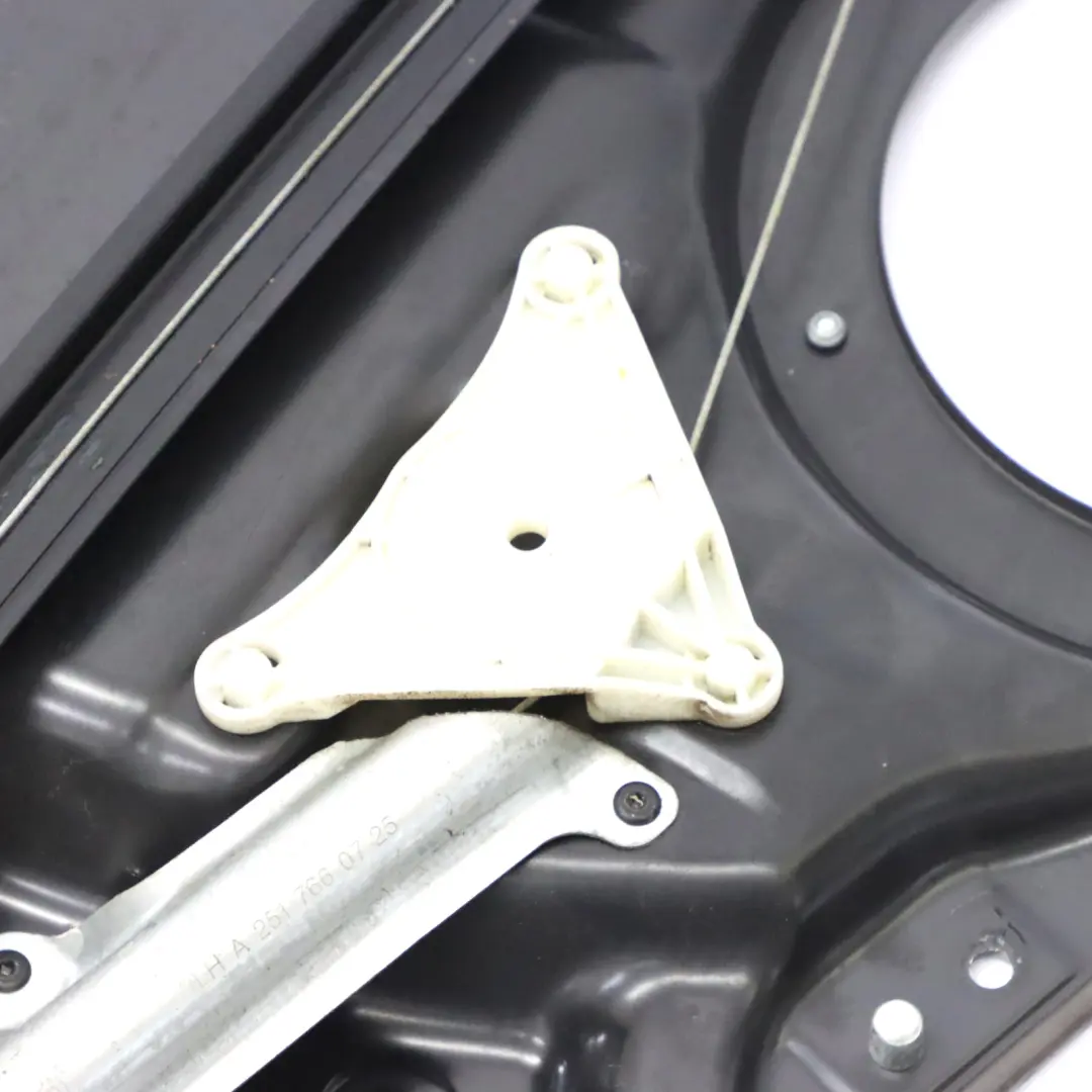 Elevalunas Puerta Trasera Izquierda Soporte Regulador para Mercedes W164 X164 con número de pieza A1647303179 Mercedes W164 X164 Elevalunas Puerta Trasera Izquierda Soporte Regulador - SKU A1647303179 - Número de pieza A1647303179