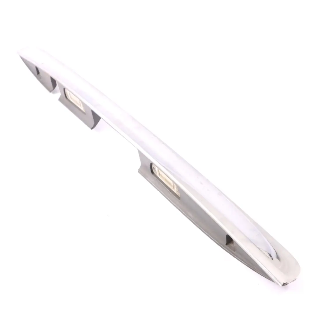 Maniglia portellone posteriore montaggio targa luce A1647401093 per Mercedes ML W164 con numero di parte A1647400993 Mercedes ML W164 Maniglia portellone posteriore montaggio targa luce A1647401093 - SKU A1647400993 - Numero di parte A1647400993