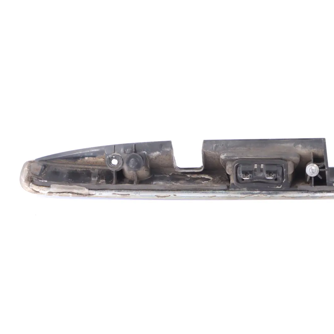 Mercedes ML W164 Poignée de hayon Support de plaque Cache lumière A1647401093 - SKU A1647400993 - Numéro de pièce A1647400993