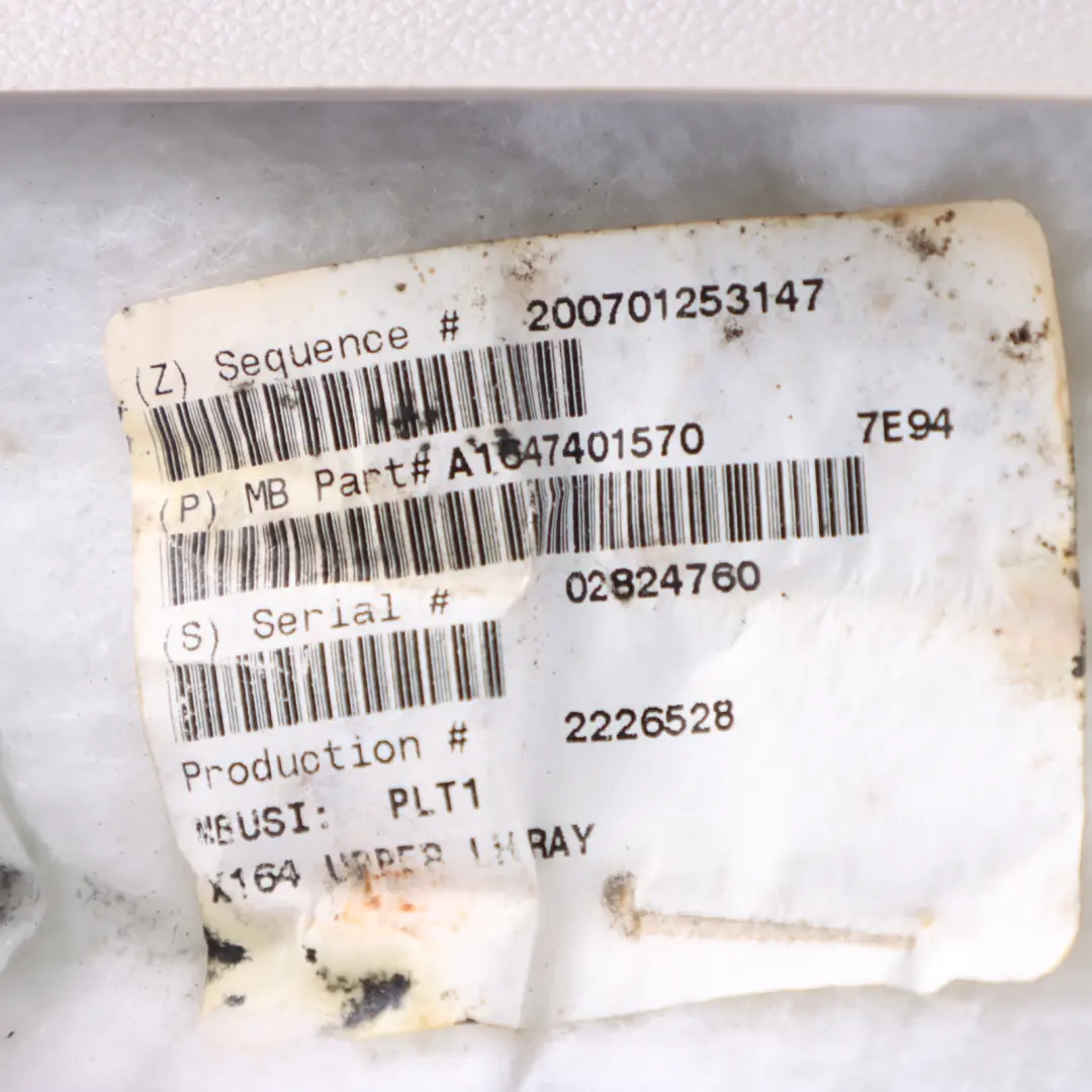 Copertura portellone posteriore sinistro Beige per Mercedes X164 con numero di parte A1647401570 Mercedes X164 Copertura portellone posteriore sinistro Beige - SKU A1647401570 - Numero di parte A1647401570