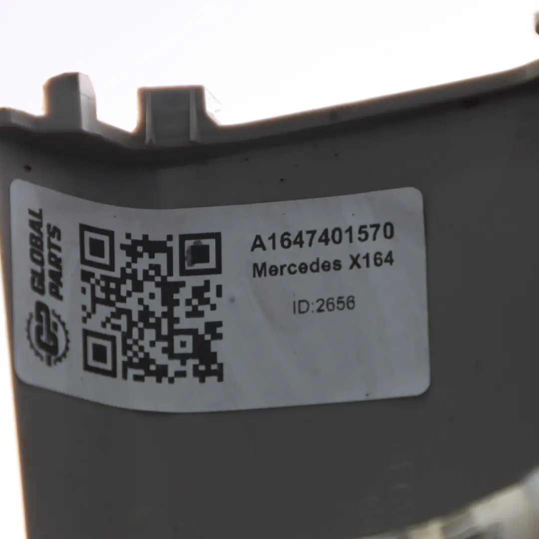 Couvercle de coffre arrière gauche Couvercle Beige pour Mercedes X164 à propos du numéro de pièce A1647401570 Mercedes X164 Couvercle de coffre arrière gauche Couvercle Beige - SKU A1647401570 - Numéro de pièce A1647401570