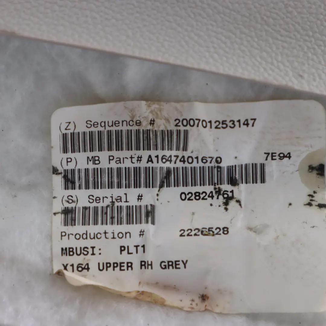 Kofferraumdeckel hinten rechts Abdeckung Beige für Mercedes X164 mit Teilenummer A1647401670 Mercedes X164 Kofferraumdeckel hinten rechts Abdeckung Beige - SKU A1647401670 - Teilenummer A1647401670