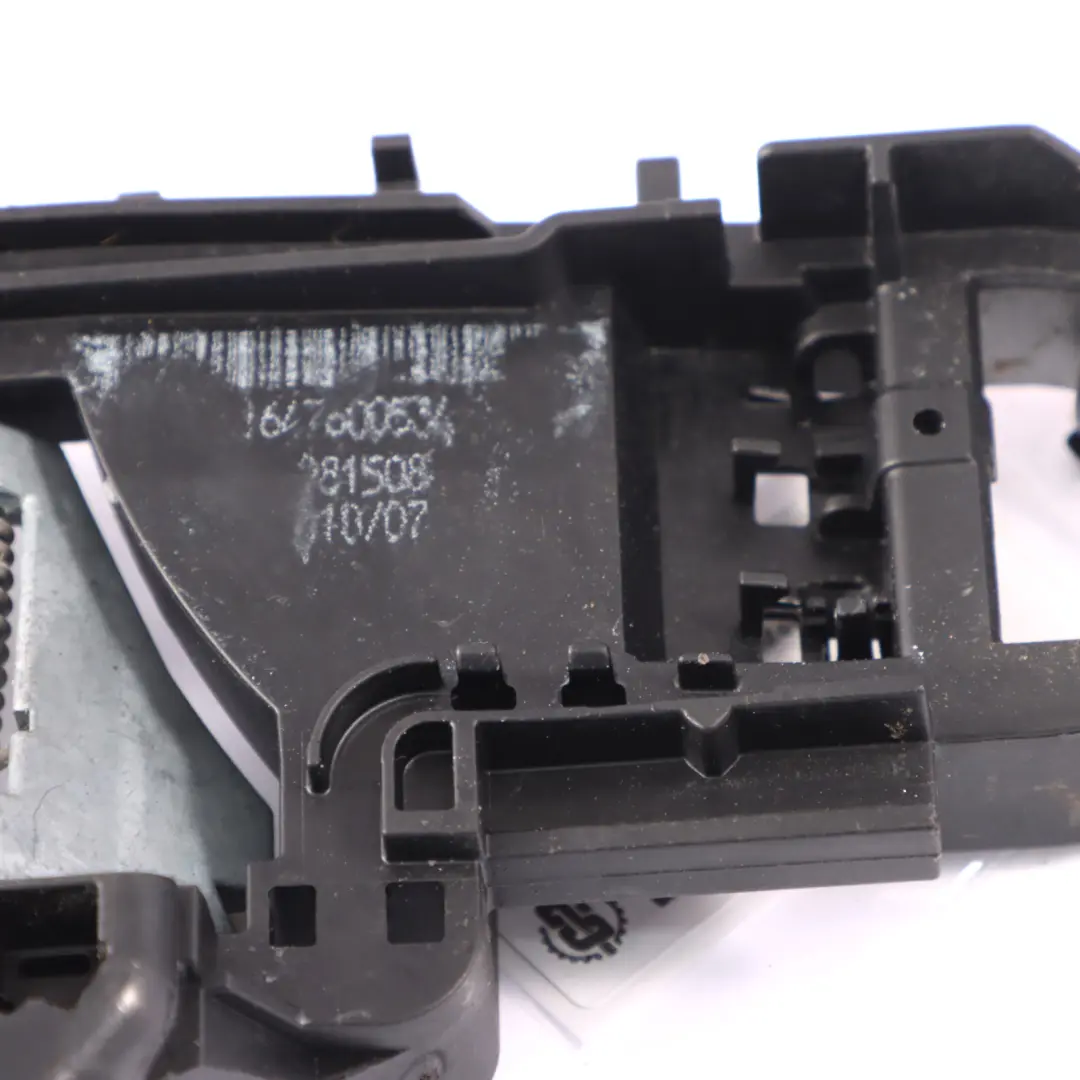 Poignée de Porte Arrière Gauche Base pour Mercedes ML W164 à propos du numéro de pièce A1647600534 Mercedes ML W164 Poignée de Porte Arrière Gauche Base - SKU A1647600534 - Numéro de pièce A1647600534