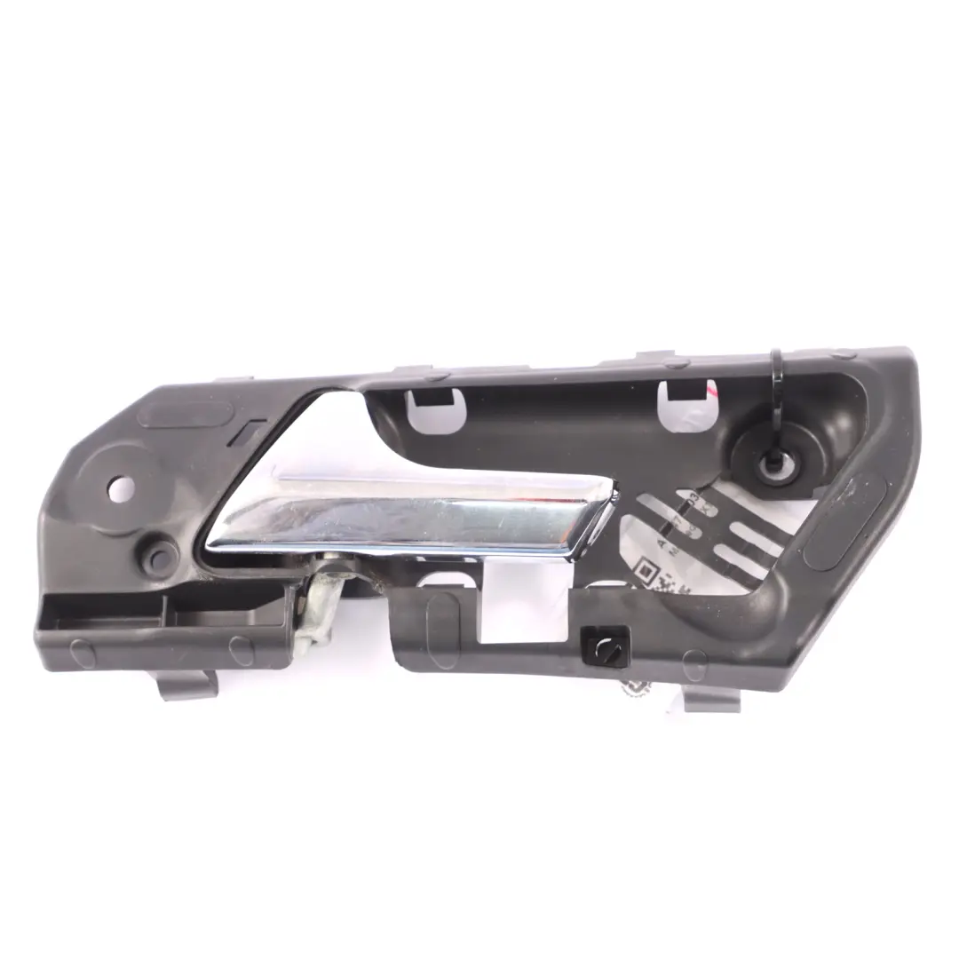 Agarradera De Apertura De Puerta Trasera Izquierda para Mercedes ML W164 con número de pieza A1647660364 Mercedes ML W164 Agarradera De Apertura De Puerta Trasera Izquierda - SKU A1647660364 - Número de pieza A1647660364