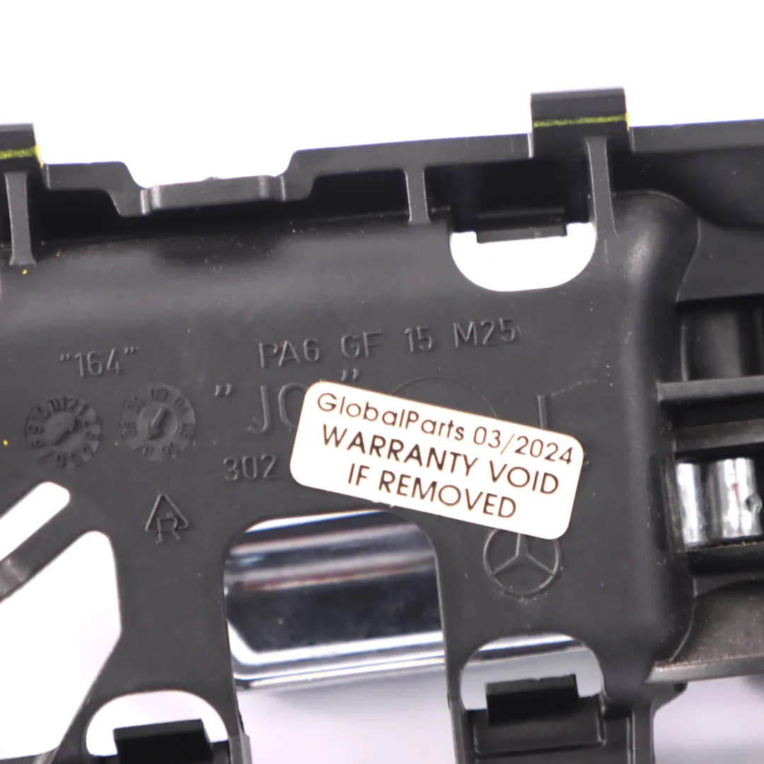 Tür Öffnergriff Innengriff Hinten Links für Mercedes ML W164 mit Teilenummer A1647660364 Mercedes ML W164 Tür Öffnergriff Innengriff Hinten Links - SKU A1647660364 - Teilenummer A1647660364
