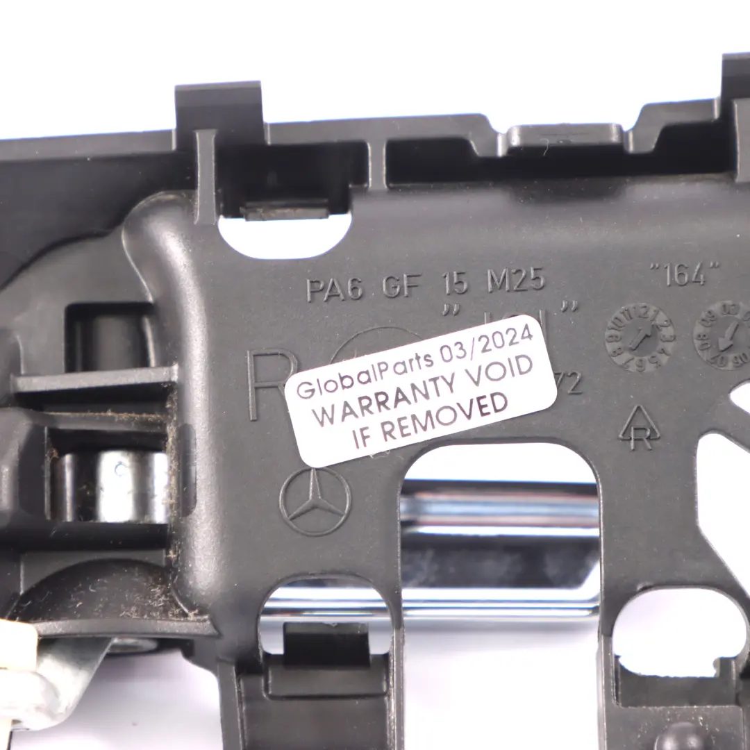 Agarradera de Apertura Puerta Manija Interior Trasera Derecha para Mercedes ML W164 con número de pieza A1647660464 Mercedes ML W164 Agarradera de Apertura Puerta Manija Interior Trasera Derecha - SKU A1647660464 - Número de pieza A1647660464