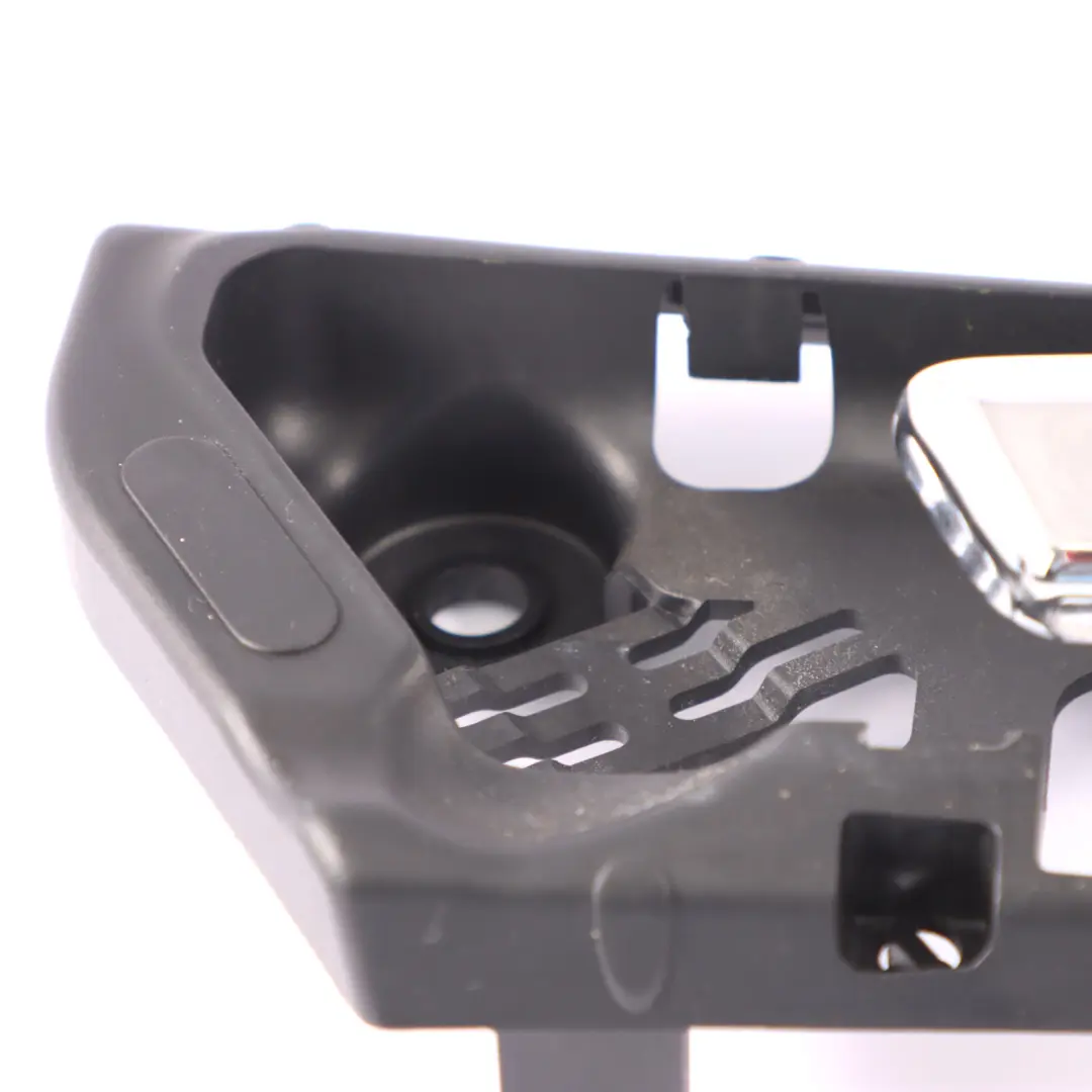 Mercedes ML W164 Agarradera de Apertura Puerta Manija Interior Trasera Derecha - SKU A1647660464 - Número de pieza A1647660464