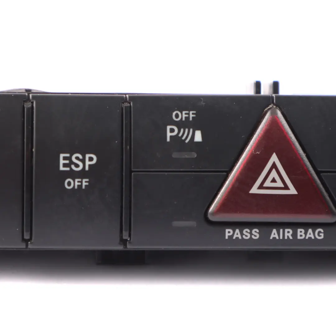 Interruptor Mercedes X164 Salpicadero Panel Luces Emergencia para con número de pieza A1648700551 Interruptor Mercedes X164 Salpicadero Panel Luces Emergencia - SKU A1648700551 - Número de pieza A1648700551