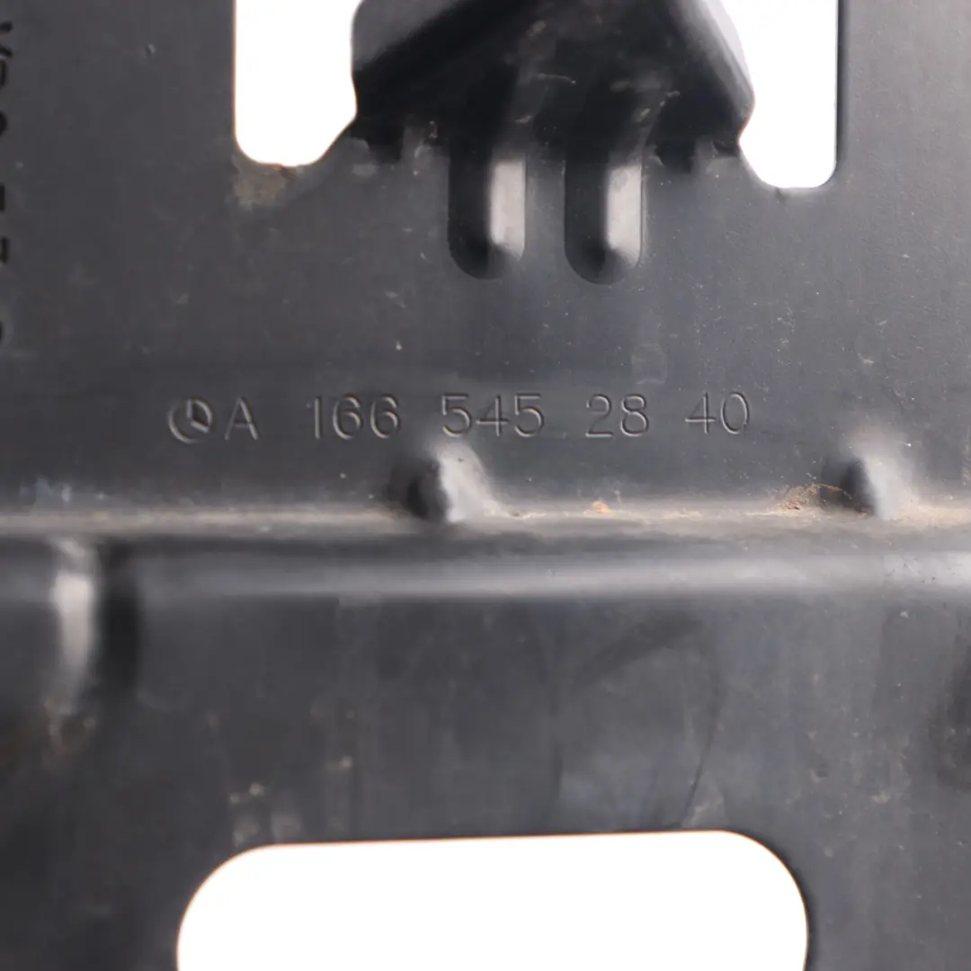 Mercedes W166 ML 350 4matic OM642 Diesel Soporte Bracket ECU Motor - SKU A1665452840 - Número de pieza A1665452840
