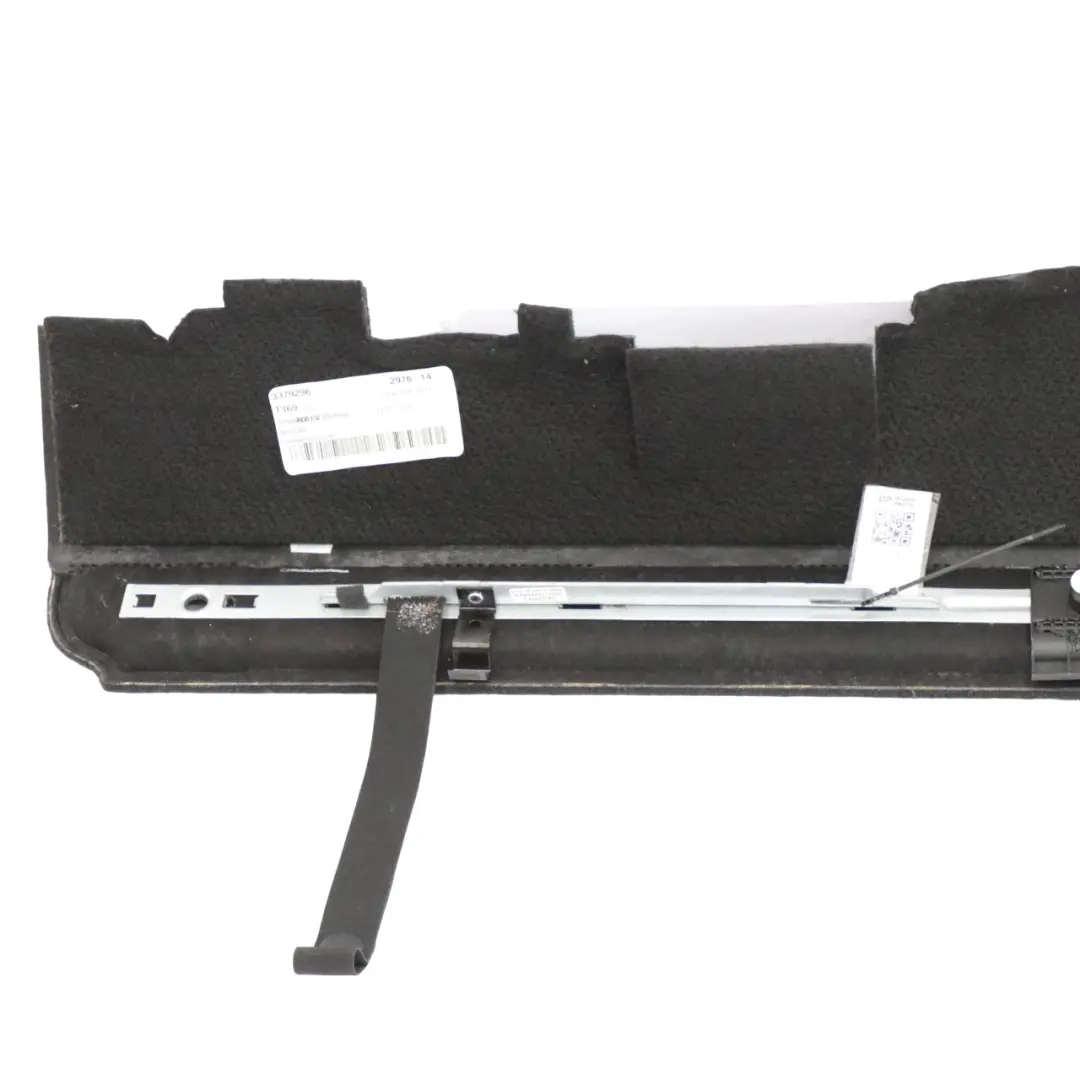 Piano bagagliaio anteriore Striscia moquette nera per Mercedes ML W166 con numero di parte A1666800102 Mercedes ML W166 Piano bagagliaio anteriore Striscia moquette nera - SKU A1666800102-1 - Numero di parte A1666800102