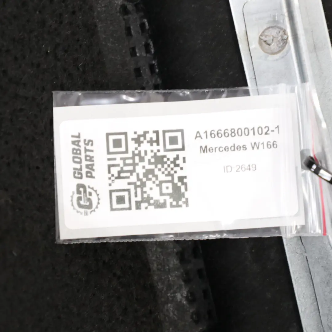 Mercedes ML W166 Piano bagagliaio anteriore Striscia moquette nera - SKU A1666800102-1 - Numero di parte A1666800102