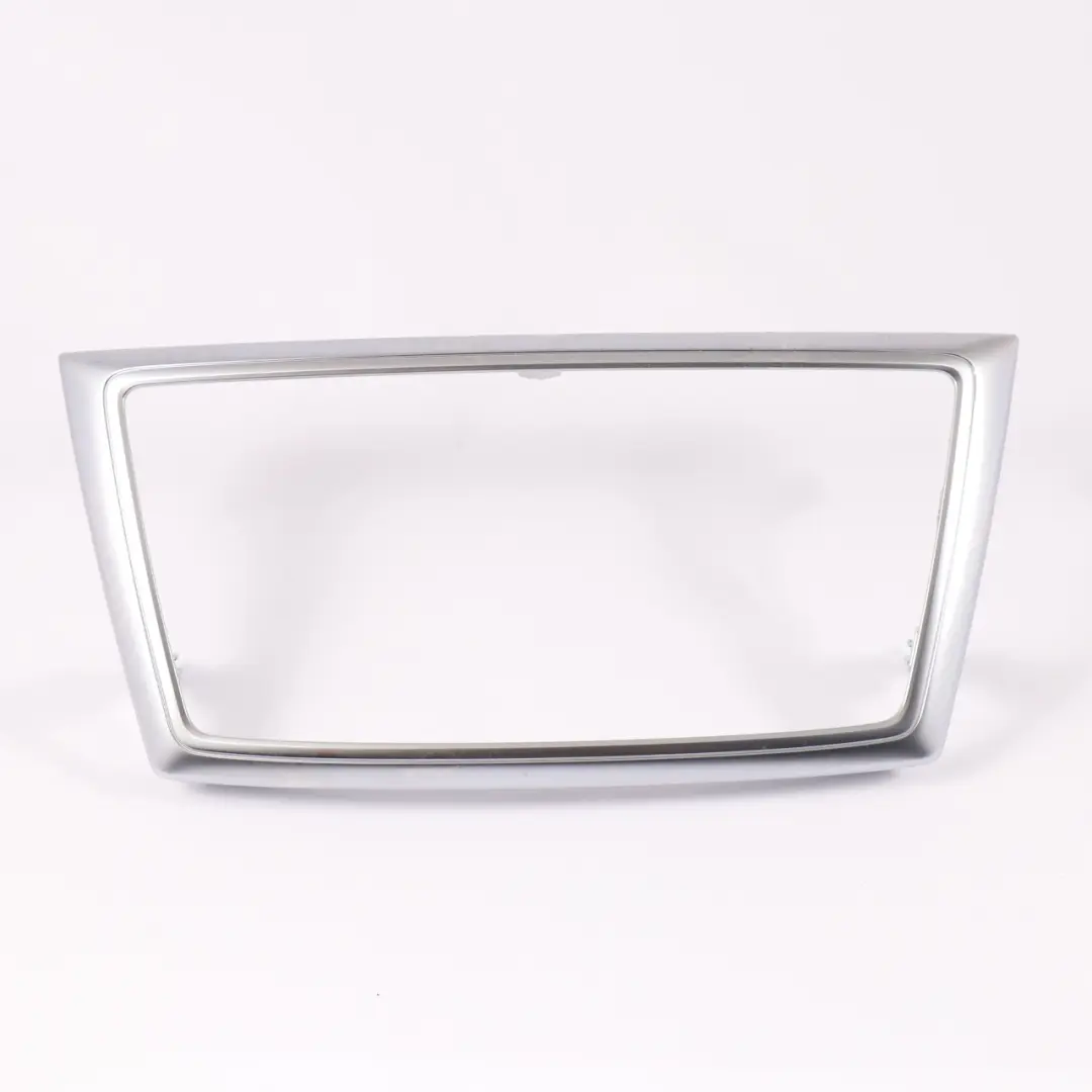 Cache unité tête Mercedes ML W166 Cadre de support de radio argenté pour à propos du numéro de pièce A1666800317 Cache unité tête Mercedes ML W166 Cadre de support de radio argenté - SKU A1666800317 - Numéro de pièce A1666800317