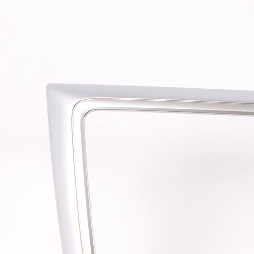 Obwódka Ramka EKranu Radia Nawigacji do Mercedes ML W166 o numerze A1666800317 Mercedes ML W166 Obwódka Ramka EKranu Radia Nawigacji - SKU A1666800317 - Numer Części A1666800317