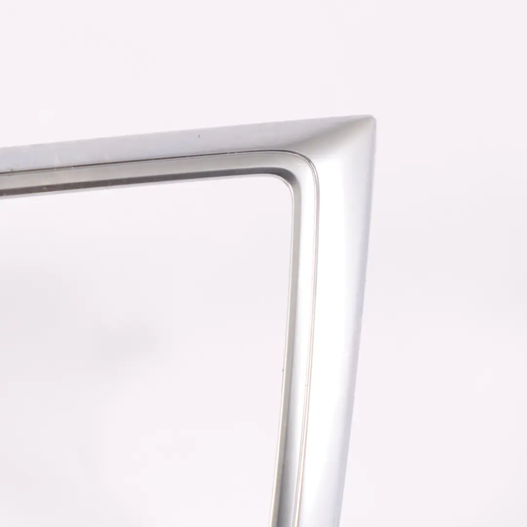 Cubierta de la unidad principal Mercedes ML W166 Radio Media Marco Plata Plata para con número de pieza A1666800317 Cubierta de la unidad principal Mercedes ML W166 Radio Media Marco Plata Plata - SKU A1666800317 - Número de pieza A1666800317