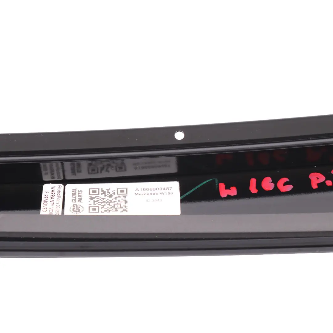 Pilar B Cubierta Mercedes W166 Trasera Derecha Lado Puerta Moldura para con número de pieza A1666900487 Pilar B Cubierta Mercedes W166 Trasera Derecha Lado Puerta Moldura - SKU A1666900487 - Número de pieza A1666900487