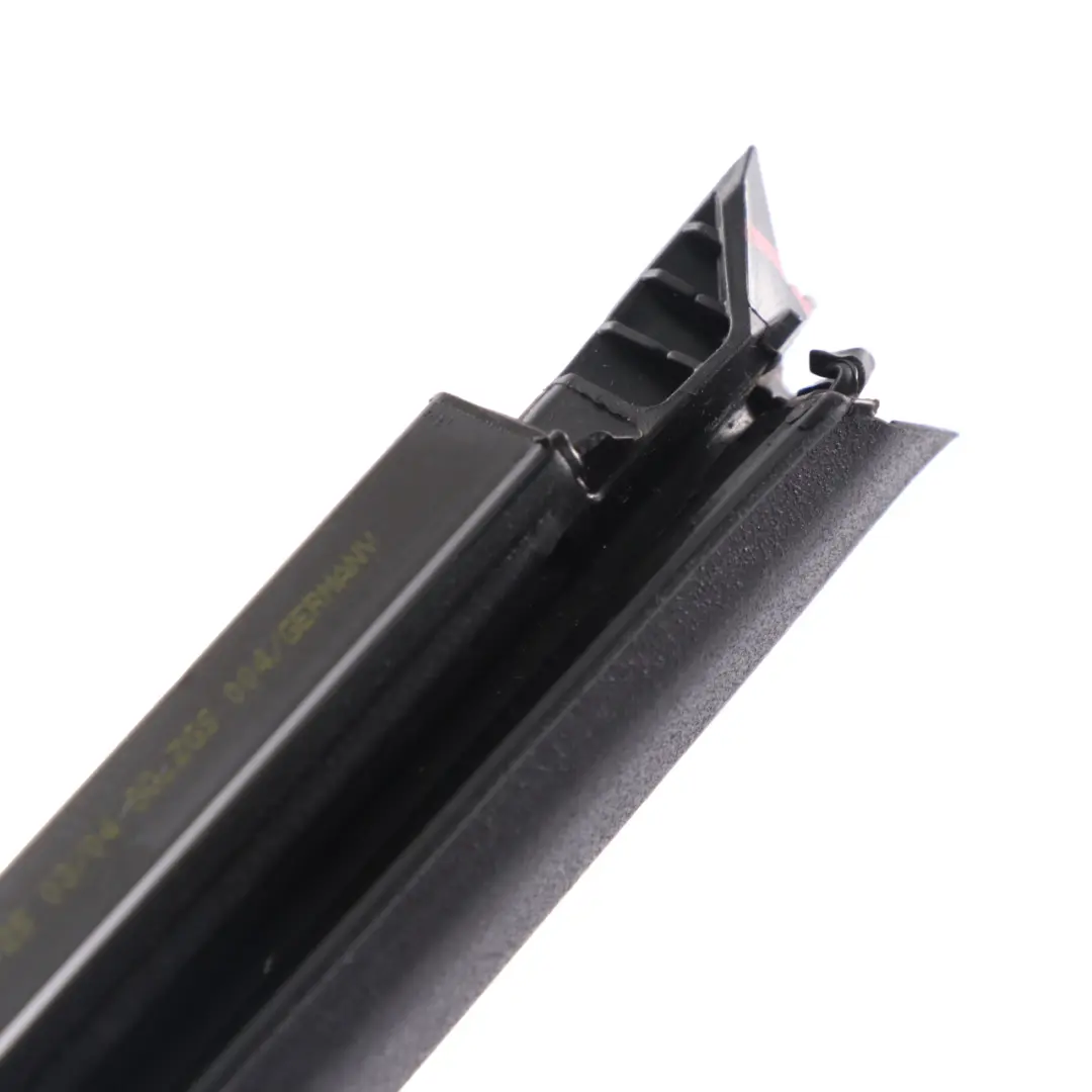 Mercedes W166 Striscia rivestimento finestrino anteriore destro Nero - SKU A1667250465 - Numero di parte A1667250465
