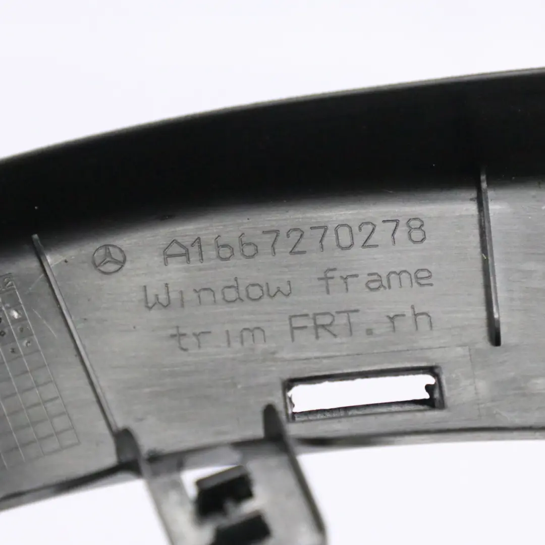 Telaio finestra Mercedes ML W166 Porta anteriore destra Trim Nero per con numero di parte A1667270278 Telaio finestra Mercedes ML W166 Porta anteriore destra Trim Nero - SKU A1667270278-1 - Numero di parte A1667270278