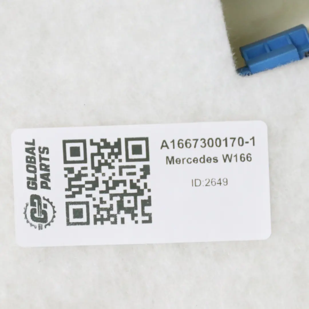 Mercedes W166 Carte de Porte Arrière Gauche Microfibre Noire A1667200170 - SKU A1667300170-1 - Numéro de pièce A1667300170