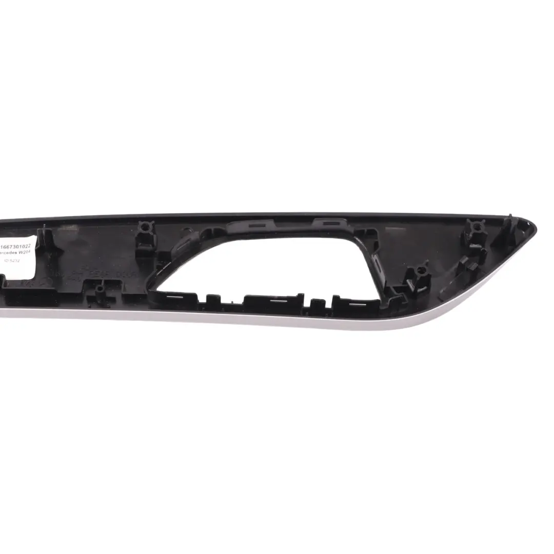Moldura Puerta Interior Trasera Derecha Tira Aluminio para Mercedes ML W166 con número de pieza A1667301022 Mercedes ML W166 Moldura Puerta Interior Trasera Derecha Tira Aluminio - SKU A1667301022 - Número de pieza A1667301022