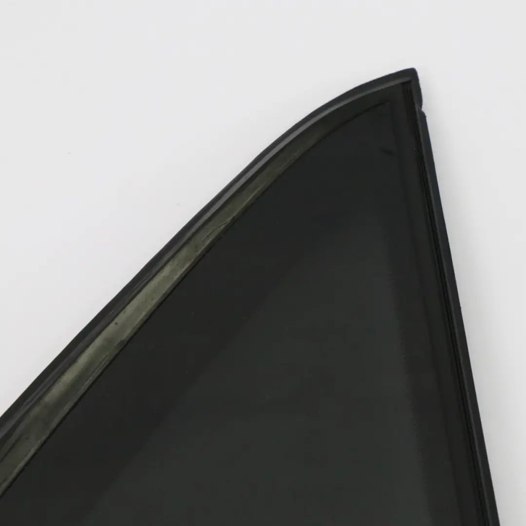 Szyba Drzwi Tył Prawa Stała Przyciemniana AS3 do Mercedes ML W166 o numerze A1667301655 Mercedes ML W166 Szyba Drzwi Tył Prawa Stała Przyciemniana AS3 - SKU A1667301655 - Numer Części A1667301655