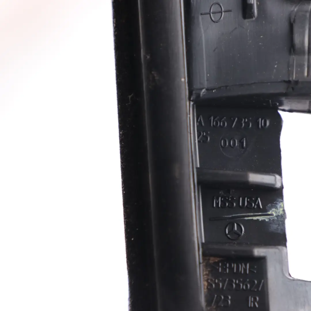 Guide des fenêtres Mercedes ML W166 Porte arrière droite Joint rail pour à propos du numéro de pièce A1667351025 Guide des fenêtres Mercedes ML W166 Porte arrière droite Joint rail - SKU A1667351025 - Numéro de pièce A1667351025