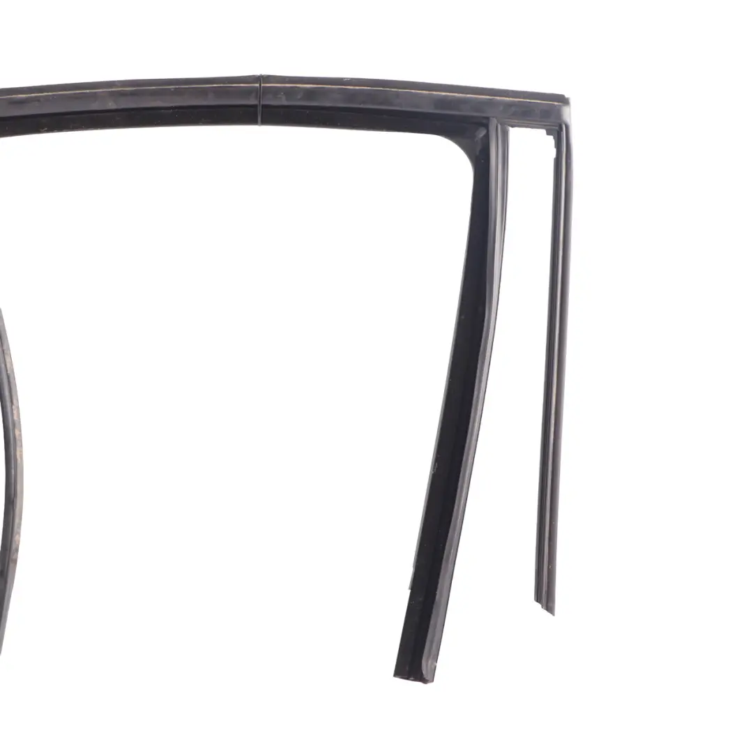Window Guide Mercedes ML 350 W166 Rear Door Right O/S Rail Seal to with Part number A1667351025 Window Guide Mercedes ML 350 W166 Rear Door Right O/S Rail Seal - SKU A1667351025 - Part number A1667351025
