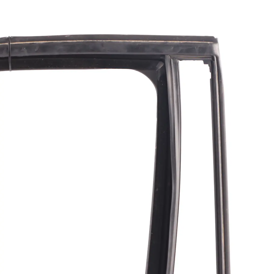 Window Guide Mercedes ML 350 W166 Rear Door Right O/S Rail Seal to with Part number A1667351025 Window Guide Mercedes ML 350 W166 Rear Door Right O/S Rail Seal - SKU A1667351025 - Part number A1667351025