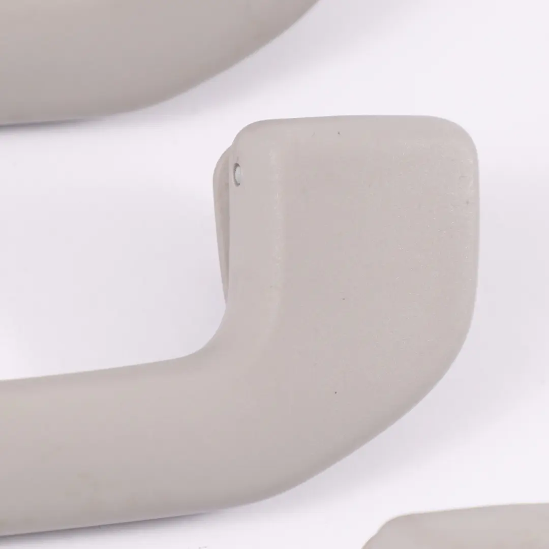 Maniglie Interne Del Tetto Set Anteriore Posteriore Grigio per Mercedes ML W166 con numero di parte A1668100054 Mercedes ML W166 Maniglie Interne Del Tetto Set Anteriore Posteriore Grigio - SKU A1668100054-1 - Numero di parte A1668100054