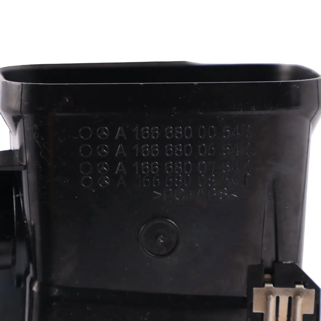 Kratka Nawiewu Ramka Monitora Deski do Mercedes ML W166 o numerze A1668300654 Mercedes ML W166 Kratka Nawiewu Ramka Monitora Deski - SKU A1668300654-1 - Numer Części A1668300654