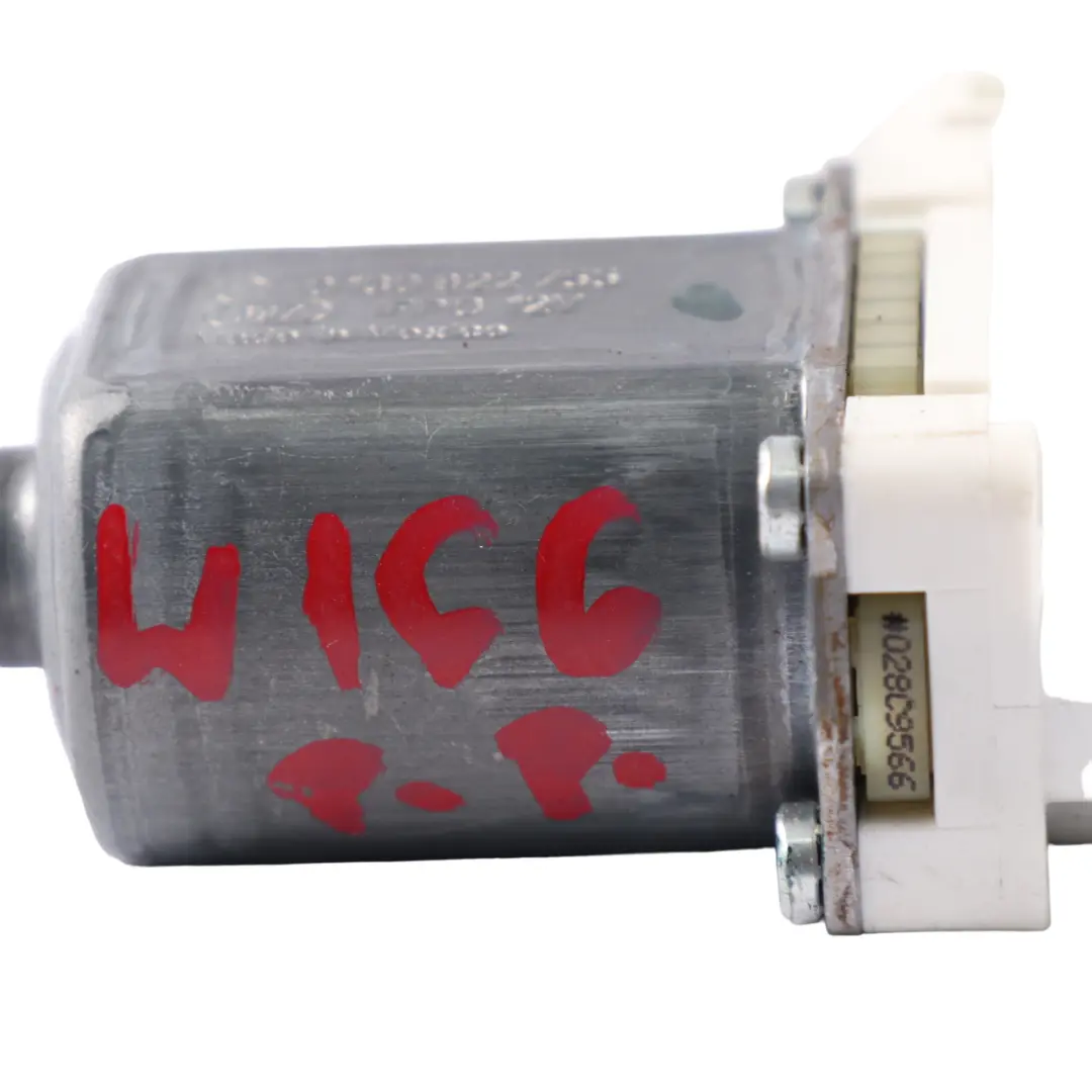 Moteur Lève-Vitre Avant Droit Régulateur Drive pour Mercedes ML W166 à propos du numéro de pièce A1669060301 Mercedes ML W166 Moteur Lève-Vitre Avant Droit Régulateur Drive - SKU A1669060301 - Numéro de pièce A1669060301