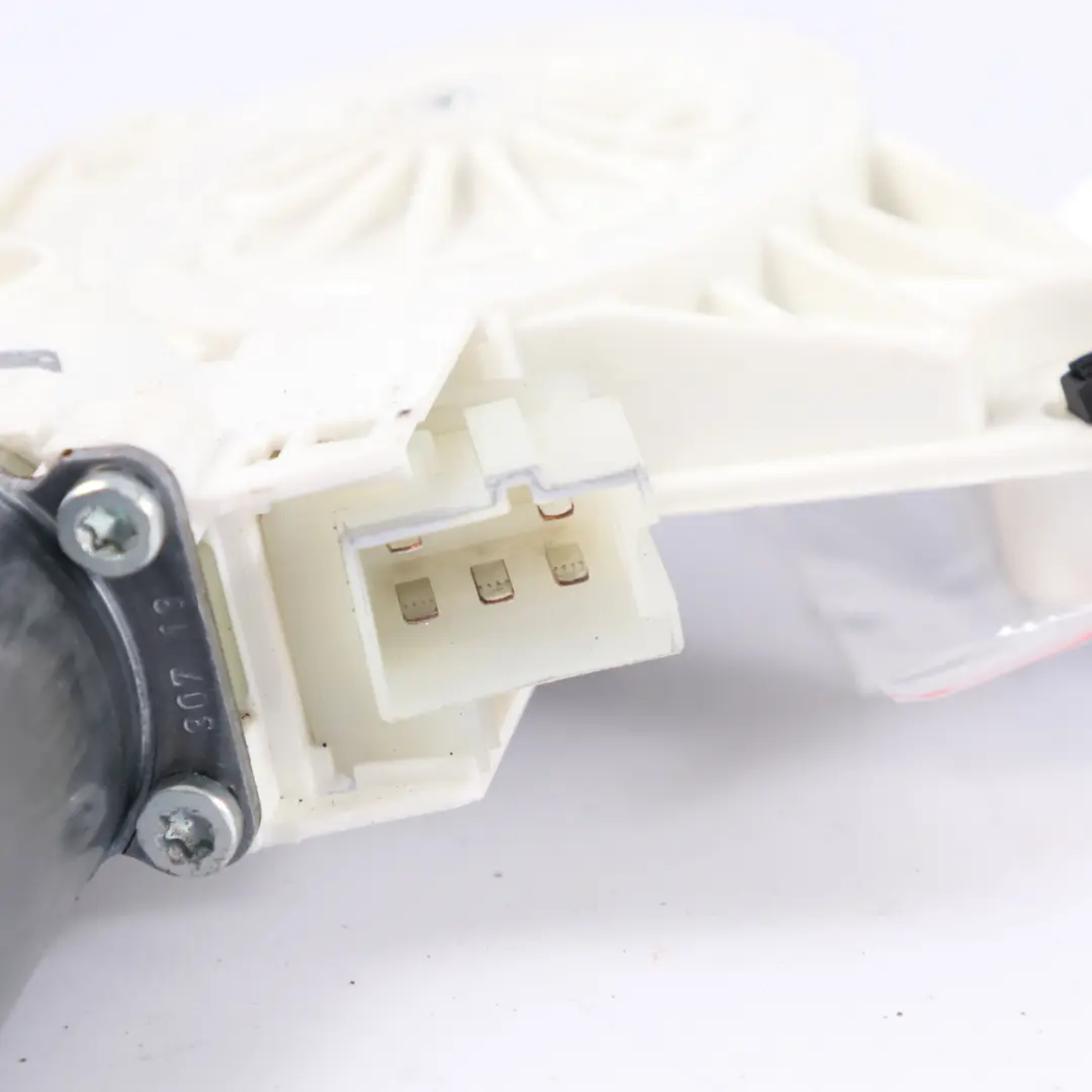 elevalunas delantero derecho Accionamiento para Mercedes ML W166 Motor con número de pieza A1669060301 Mercedes ML W166 Motor elevalunas delantero derecho Accionamiento - SKU A1669060301 - Número de pieza A1669060301