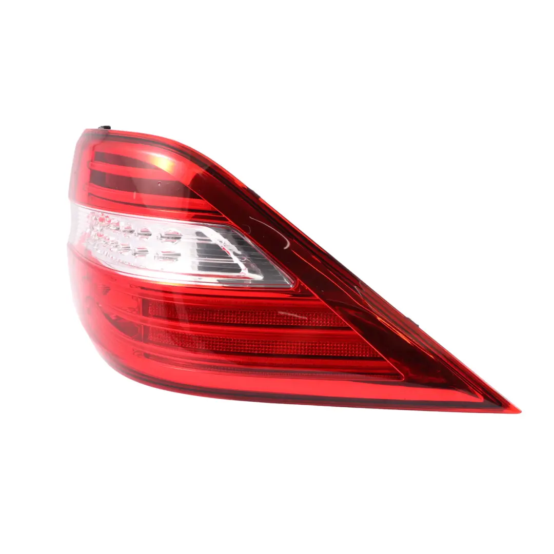 Luz Trasera Panel Lateral Derecho para Mercedes ML W166 con número de pieza A1669063201 Mercedes ML W166 Luz Trasera Panel Lateral Derecho - SKU A1669063201 - Número de pieza A1669063201