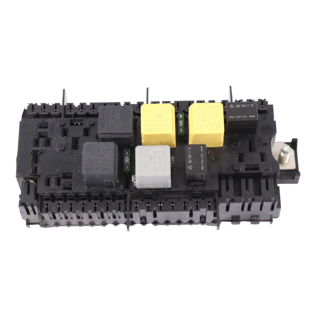Caja de relés Mercedes ML W166 Compartimento del motor Módulo relés para con número de pieza A1669063801 Caja de relés Mercedes ML W166 Compartimento del motor Módulo relés - SKU A1669063801 - Número de pieza A1669063801