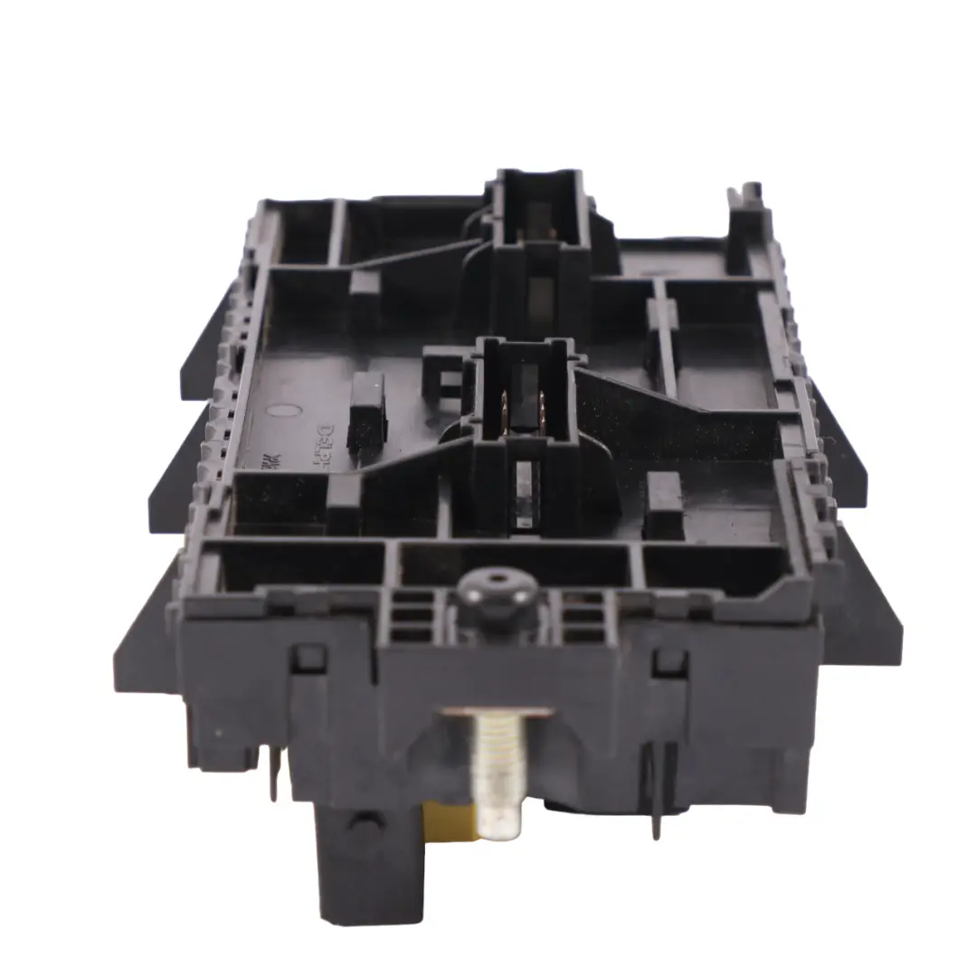  Caja de relés Mercedes ML W166 Compartimento del motor Módulo relés - SKU A1669063801 - Número de pieza A1669063801