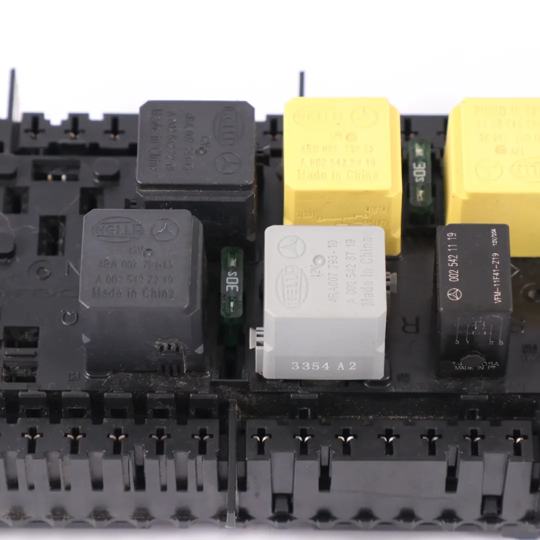 Boîte à relais Mercedes ML W166 Module de relais compartiment moteur pour à propos du numéro de pièce A1669063801 Boîte à relais Mercedes ML W166 Module de relais compartiment moteur - SKU A1669063801 - Numéro de pièce A1669063801