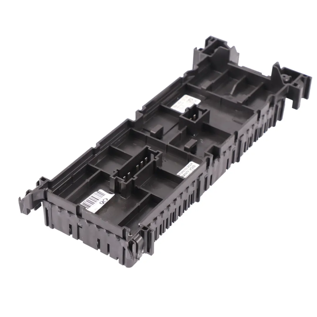 Boîte de relais sous le siège arrière droit F4 pour Mercedes ML W166 à propos du numéro de pièce A1669063901 Mercedes ML W166 Boîte de relais sous le siège arrière droit F4 - SKU A1669063901 - Numéro de pièce A1669063901