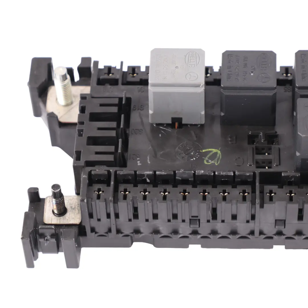 Relaismodul Box Unter Dem Hinteren Rechten Sitz F4 für Mercedes ML W166 mit Teilenummer A1669063901 Mercedes ML W166 Relaismodul Box Unter Dem Hinteren Rechten Sitz F4 - SKU A1669063901 - Teilenummer A1669063901