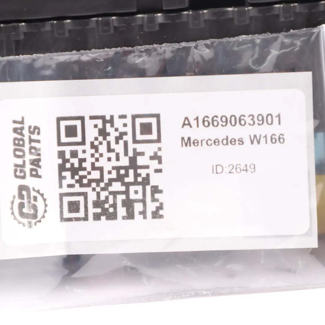 Relé Módulo Caja Debajo Asiento Trasero Derecho F4 para Mercedes ML W166 con número de pieza A1669063901 Mercedes ML W166 Relé Módulo Caja Debajo Asiento Trasero Derecho F4 - SKU A1669063901 - Número de pieza A1669063901