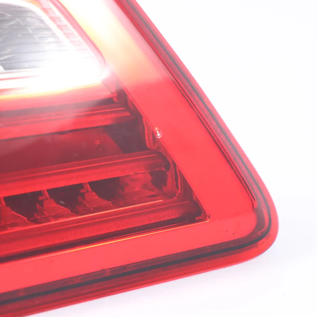 Feu arrière de coffre de hayon gauche pour Mercedes ML W166 à propos du numéro de pièce A1669068601 Mercedes ML W166 Feu arrière de coffre de hayon gauche - SKU A1669068601 - Numéro de pièce A1669068601