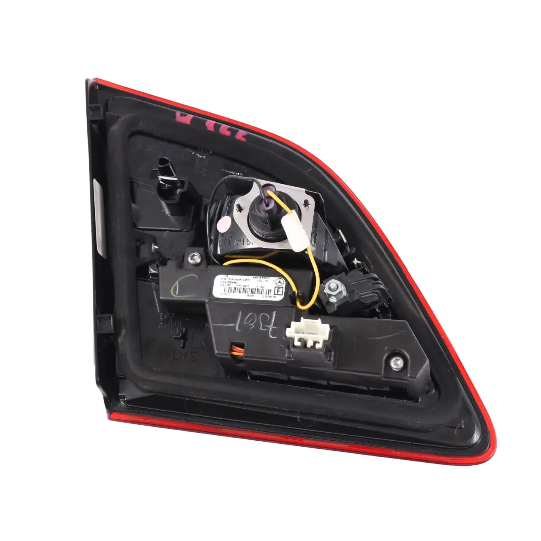 Lampada posteriore Portabagagli Luce posteriore destra per Mercedes W166 con numero di parte A1669068801 Mercedes W166 Lampada posteriore Portabagagli Luce posteriore destra - SKU A1669068801 - Numero di parte A1669068801