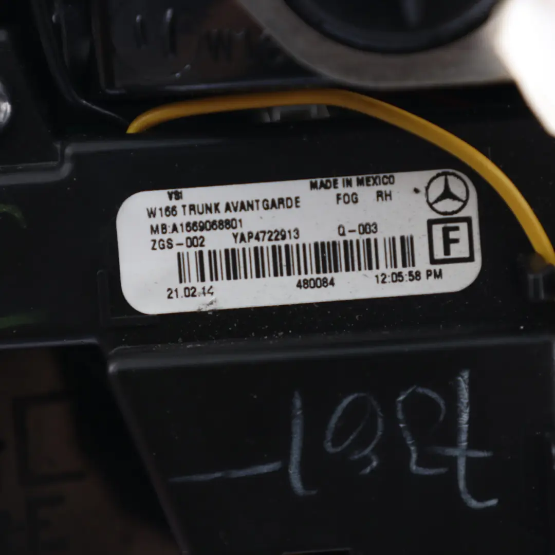Rück leuchte Kofferraum Heckklappe Licht rechts für Mercedes ML W166 mit Teilenummer A1669068801 Mercedes ML W166 Rück leuchte Kofferraum Heckklappe Licht rechts - SKU A1669068801 - Teilenummer A1669068801