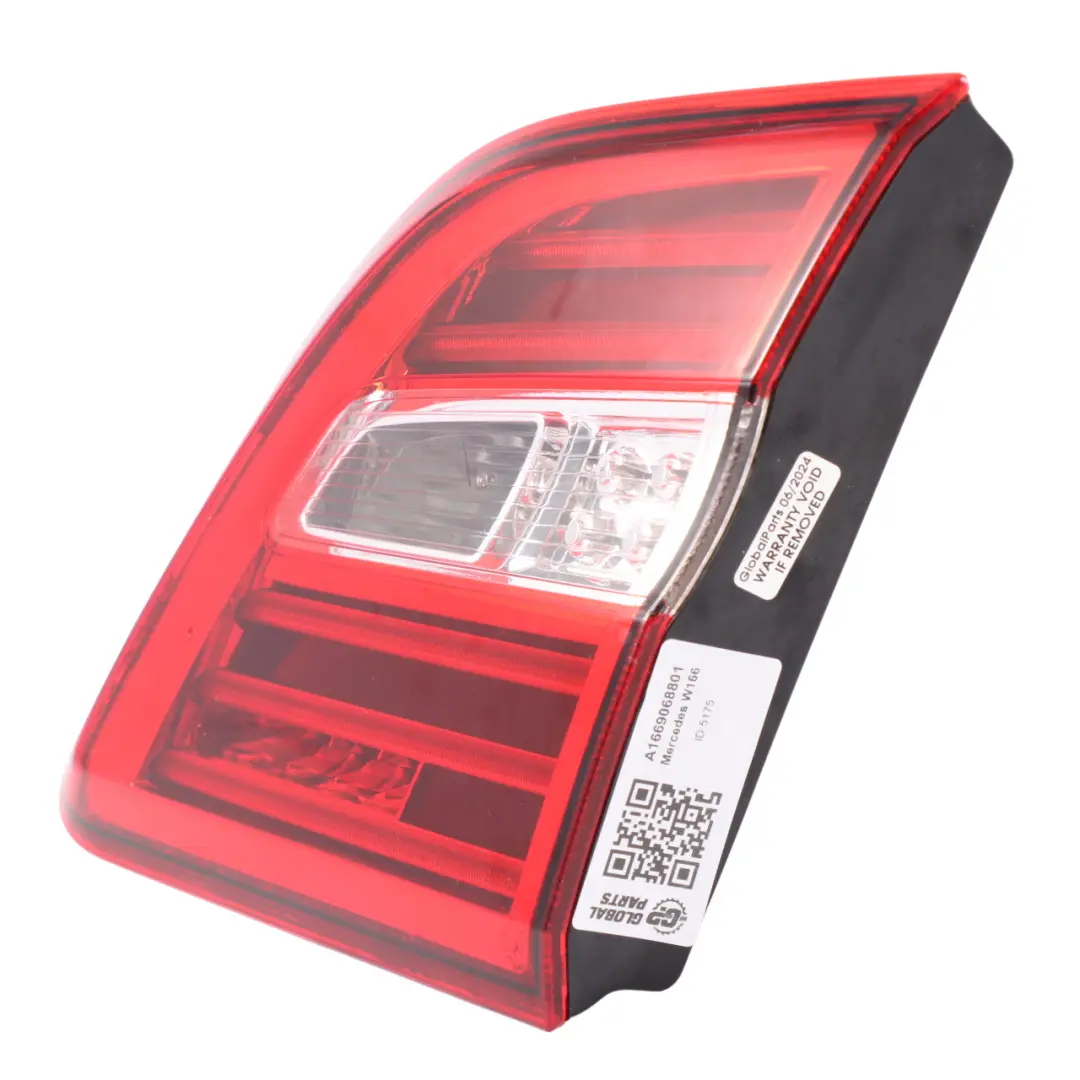 Feu arrière de coffre de hayon droit pour Mercedes ML W166 à propos du numéro de pièce A1669068801 Mercedes ML W166 Feu arrière de coffre de hayon droit - SKU A1669068801 - Numéro de pièce A1669068801