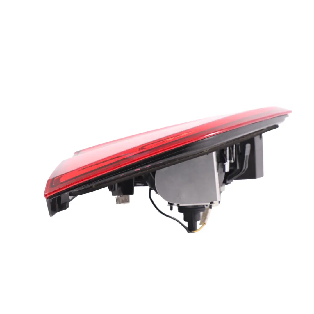 Lampa W Klapę Prawy Tył Prawa Tylna do Mercedes ML W166 o numerze A1669068801 Mercedes ML W166 Lampa W Klapę Prawy Tył Prawa Tylna - SKU A1669068801 - Numer Części A1669068801