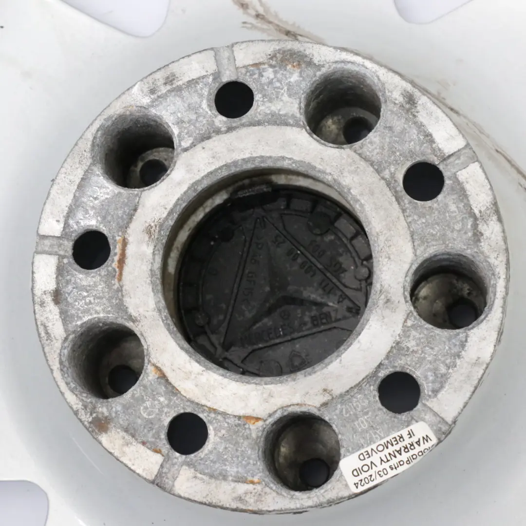 jante alliage argent 16" 7J ET:34 7 trous pour Mercedes R171 à propos du numéro de pièce A1714010902 Mercedes R171 jante alliage argent 16" 7J ET:34 7 trous - SKU A1714010902-1 - Numéro de pièce A1714010902