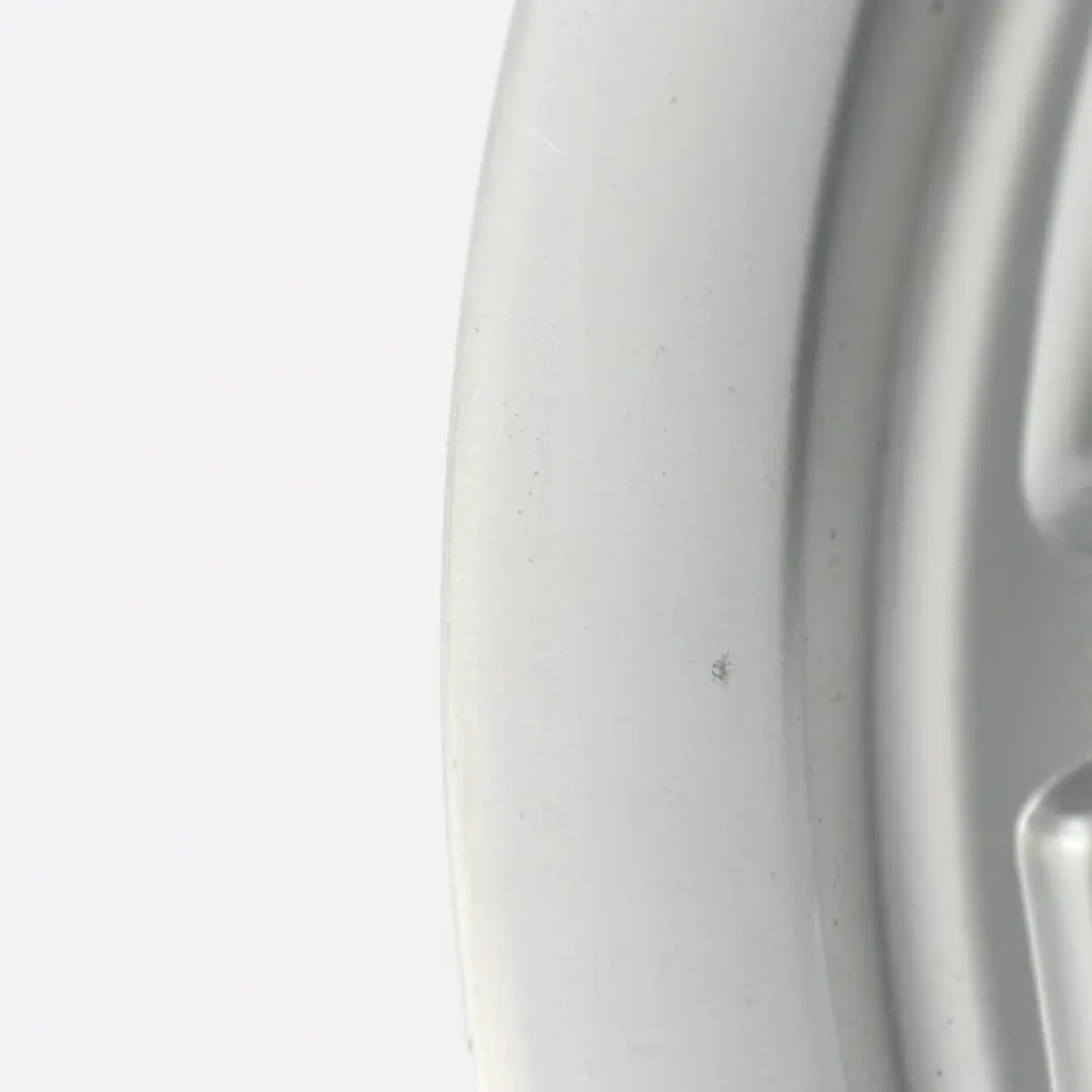 Silberne Leichtmetallfelge 16" 7J ET:34 7-Loch für Mercedes R171 mit Teilenummer A1714010902 Mercedes R171 Silberne Leichtmetallfelge 16" 7J ET:34 7-Loch - SKU A1714010902-1 - Teilenummer A1714010902